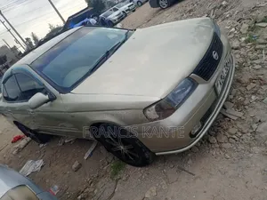 Nissan FB15 2002 Gold