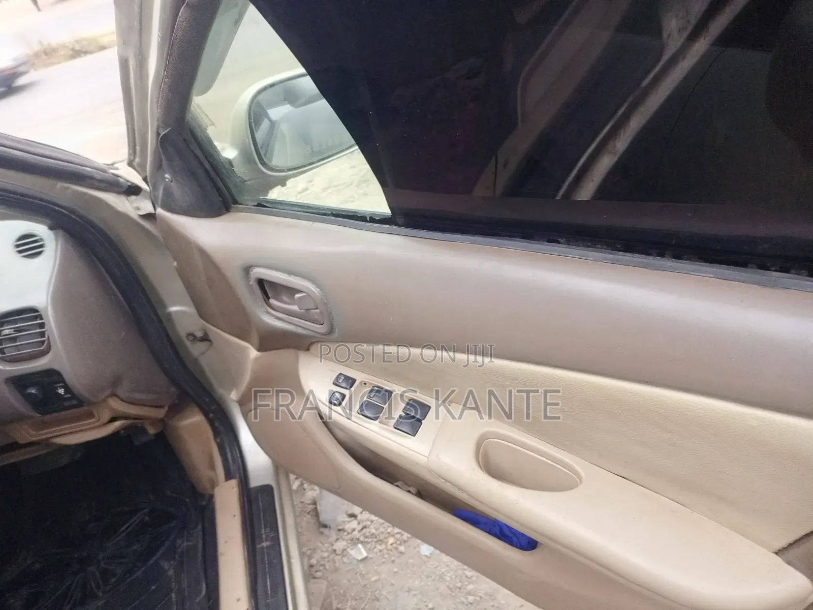 Nissan FB15 2002 Gold