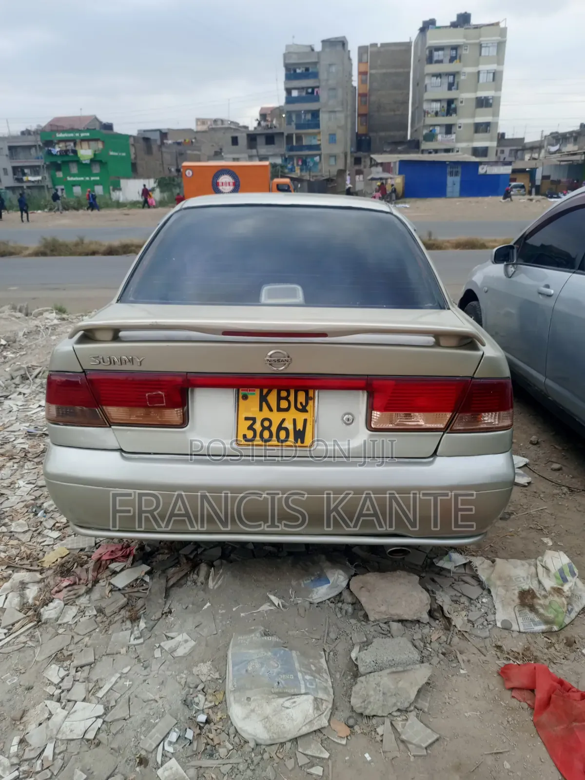 Nissan FB15 2002 Gold