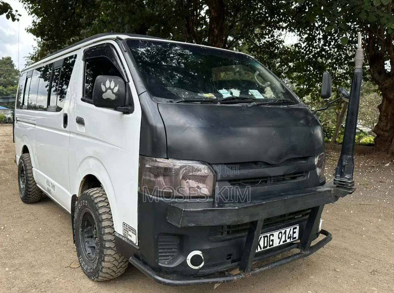 Toyota HiAce 2016 White