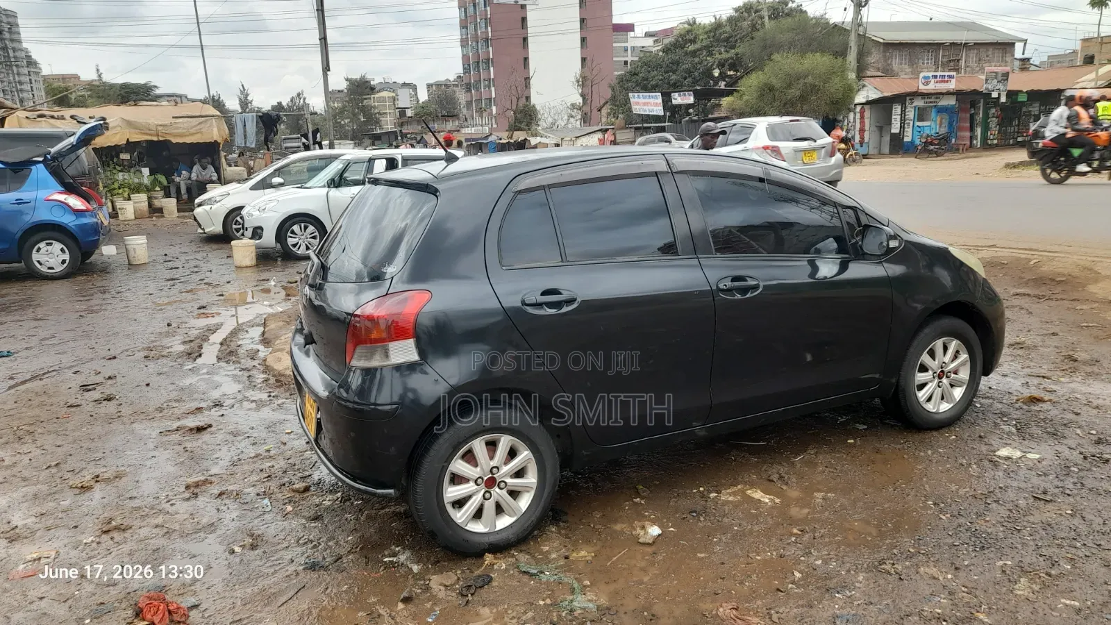 Toyota Vitz 2011 Black