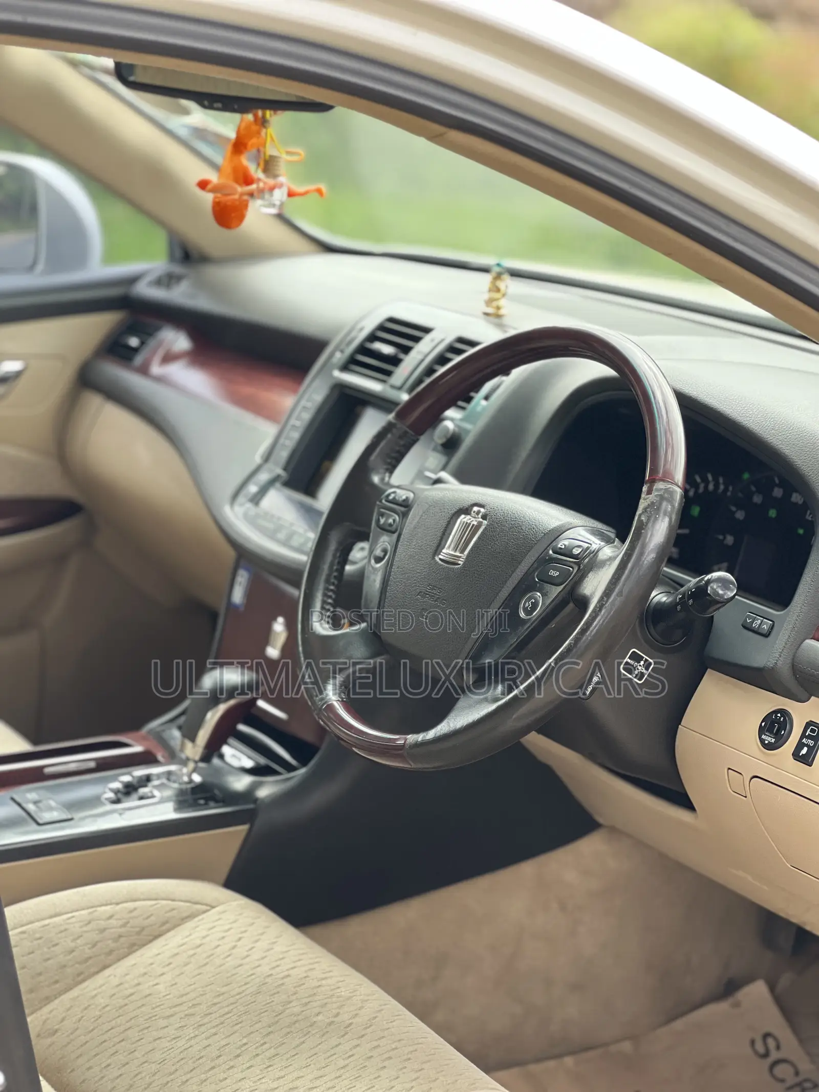 Toyota Crown 2009 White