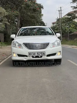 Toyota Crown 2009 White