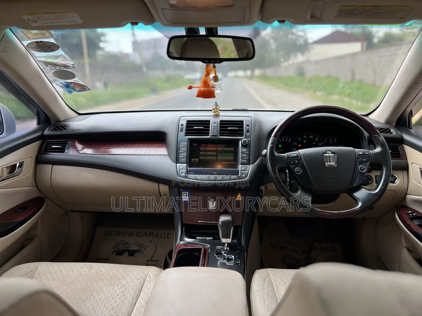 Toyota Crown 2009 White