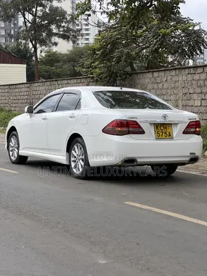 Toyota Crown 2009 White