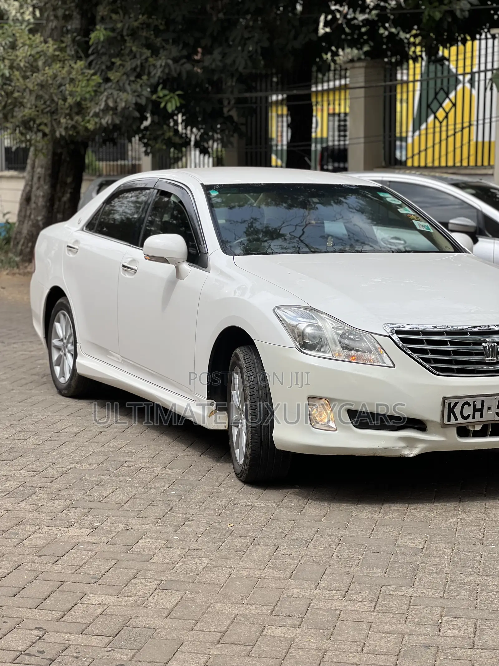 Toyota Crown 2009 White