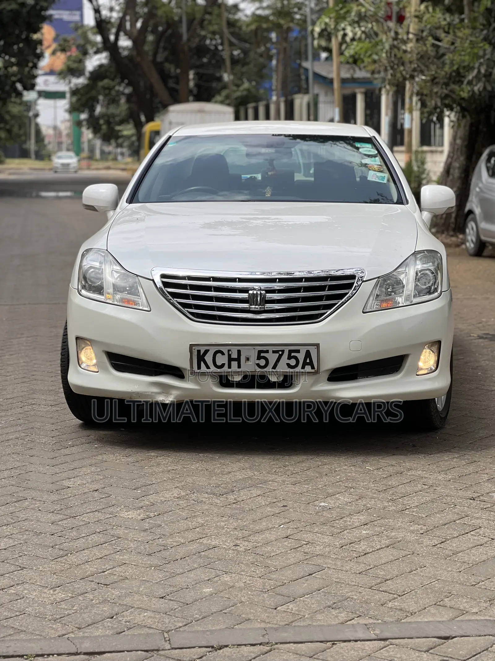 Toyota Crown 2009 White