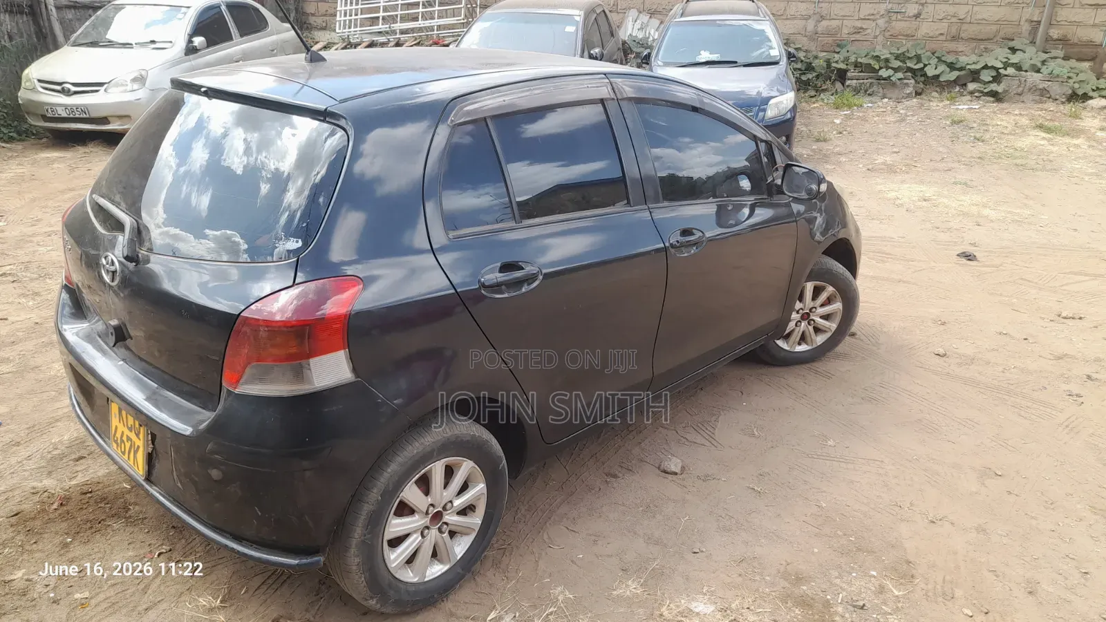 Toyota Vitz 2011 Black