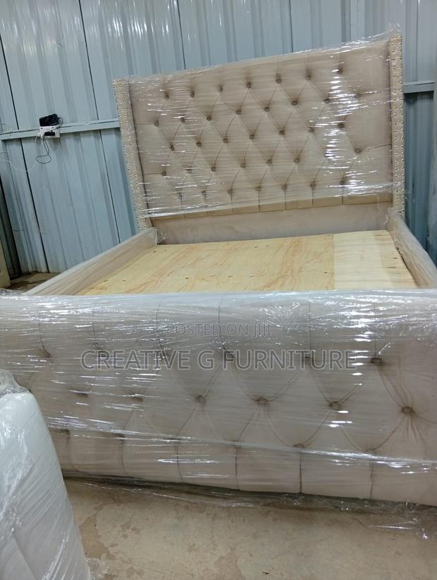 Elegant 5x6 Chester Bed – Beige Tufted