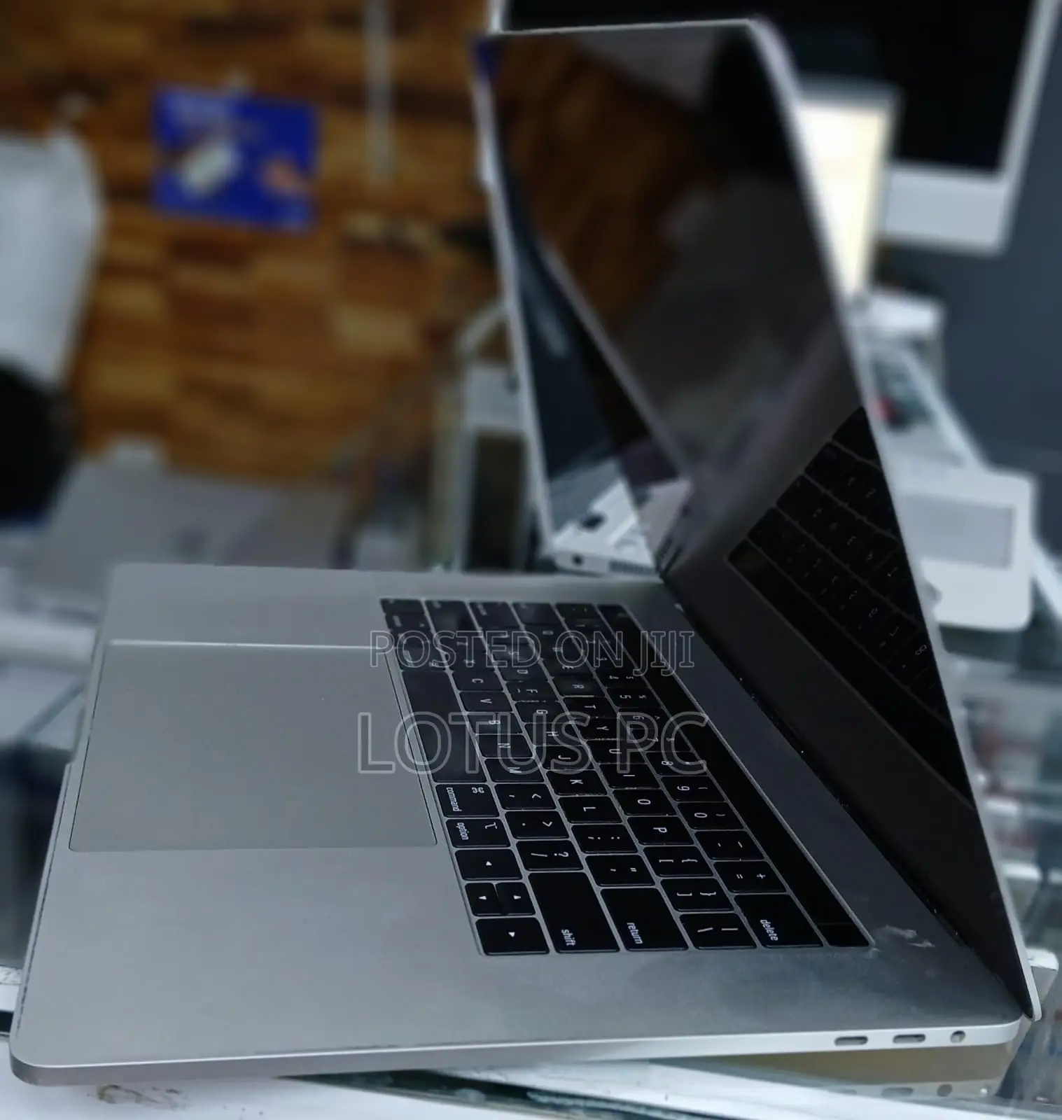 Laptop Apple MacBook Pro 2018 16GB Intel Core i7 SSD 512GB