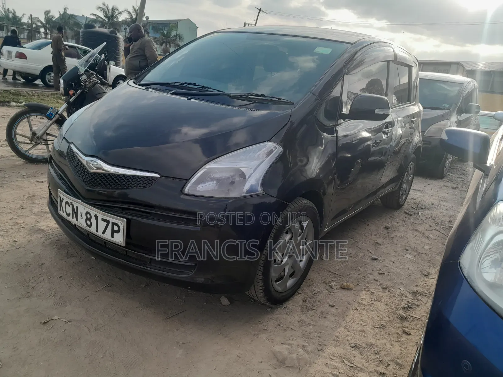 Toyota Ractis 2010 Black