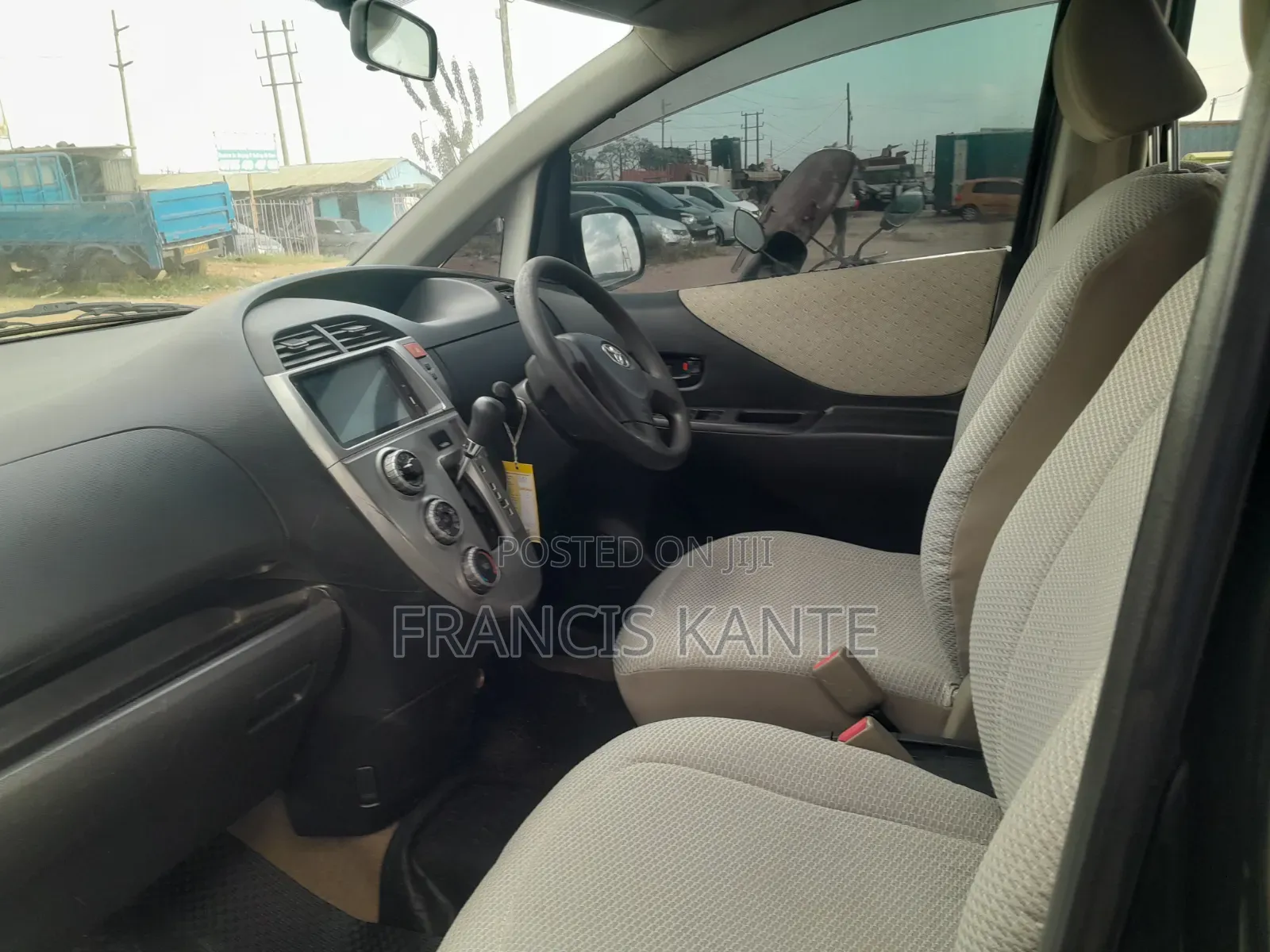 Toyota Ractis 2010 Black