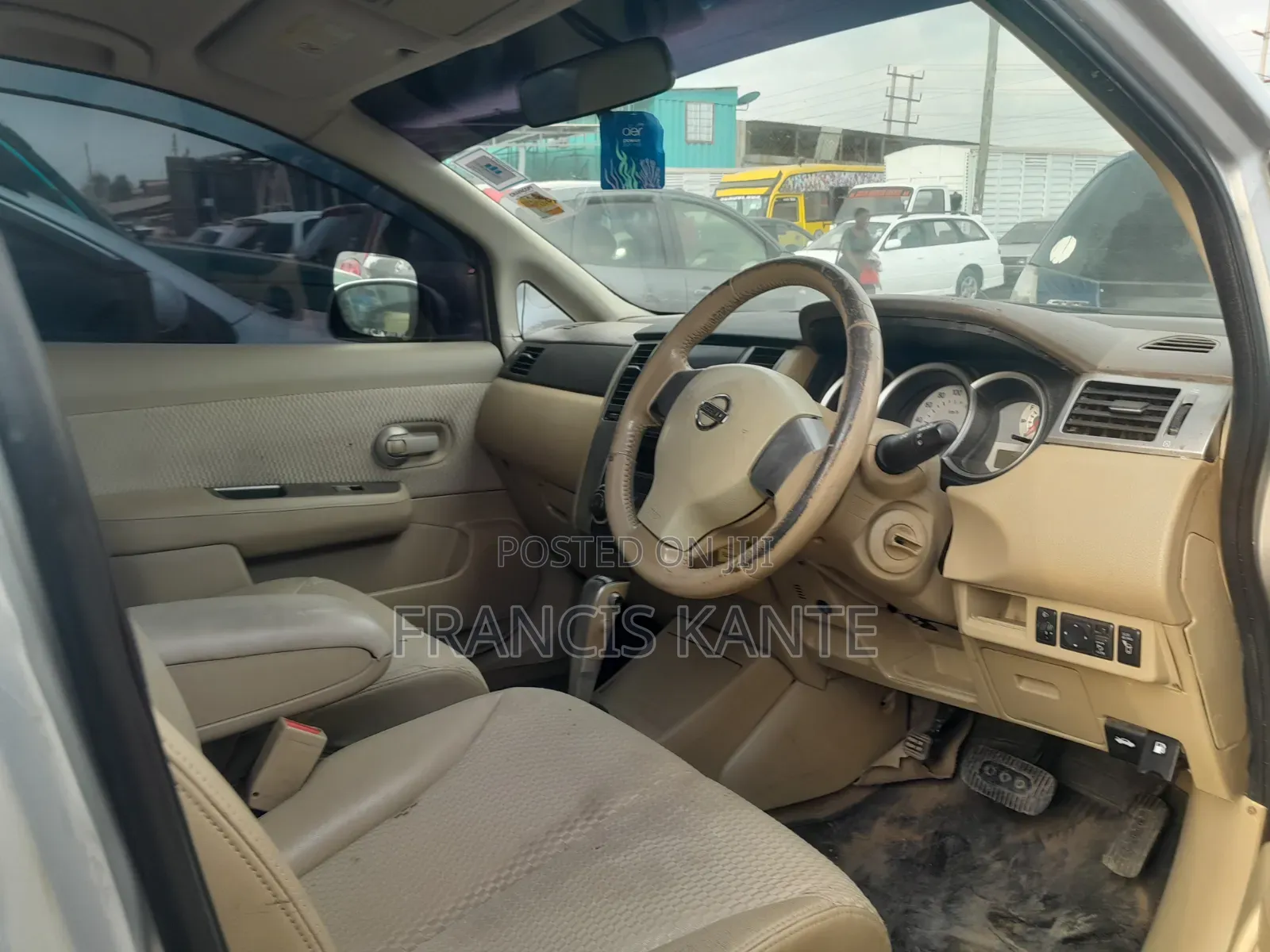 Nissan Tiida 2009 Silver