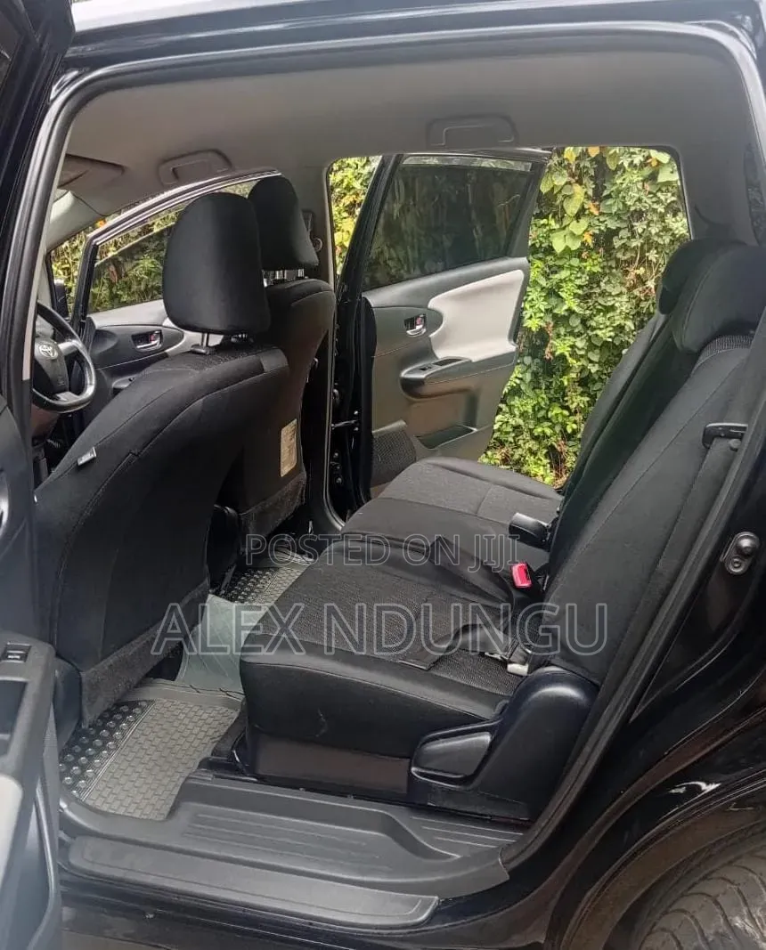 Toyota Wish 2012