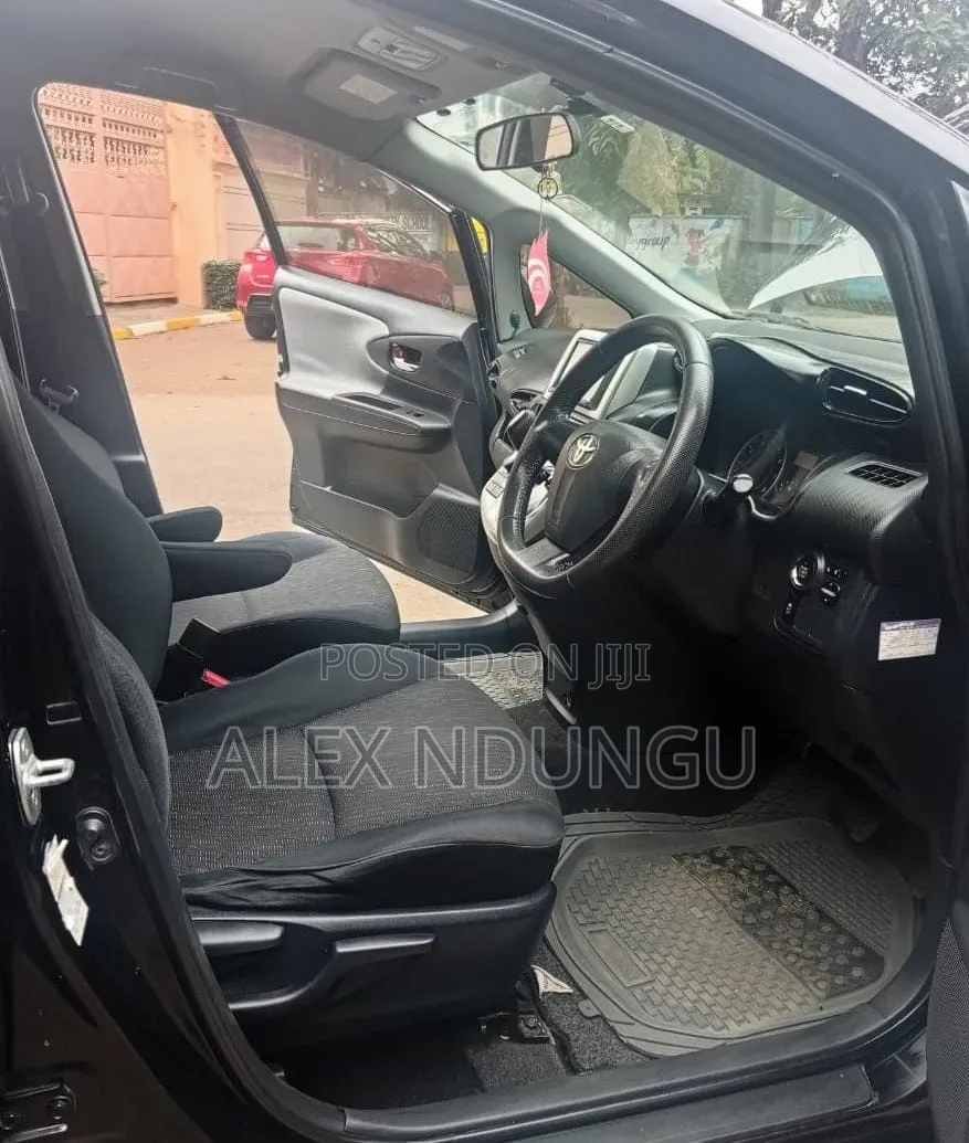 Toyota Wish 2012