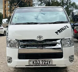 Toyota HiAce 2016 White