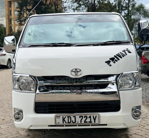 Toyota HiAce 2016 White