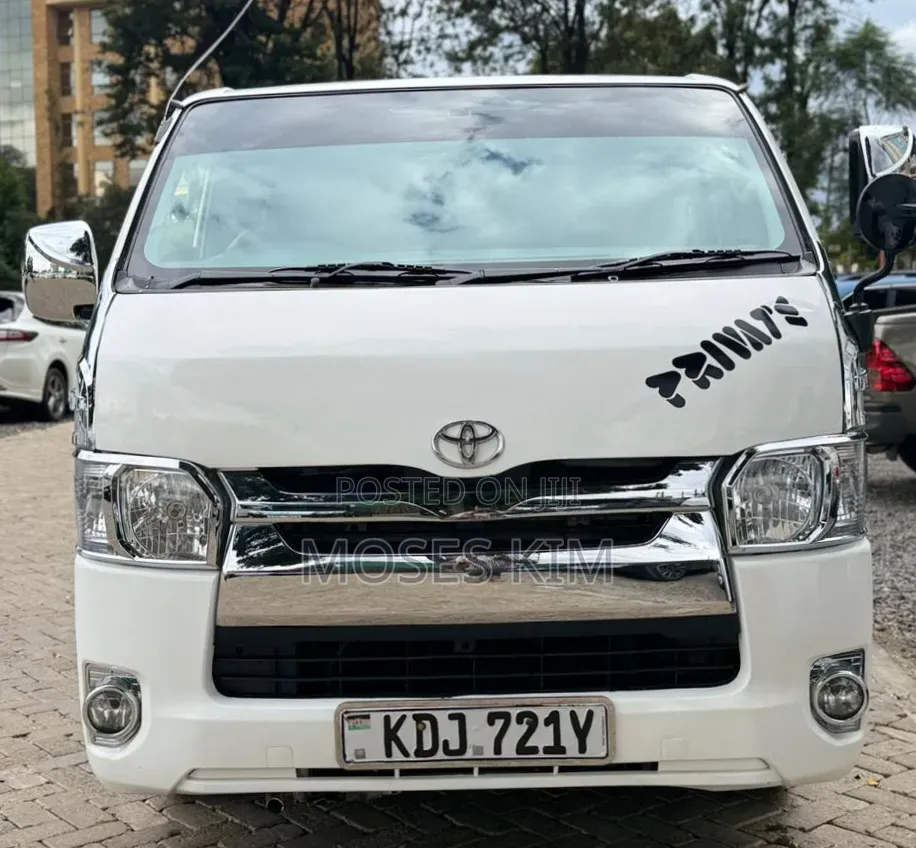 Toyota HiAce 2016 White