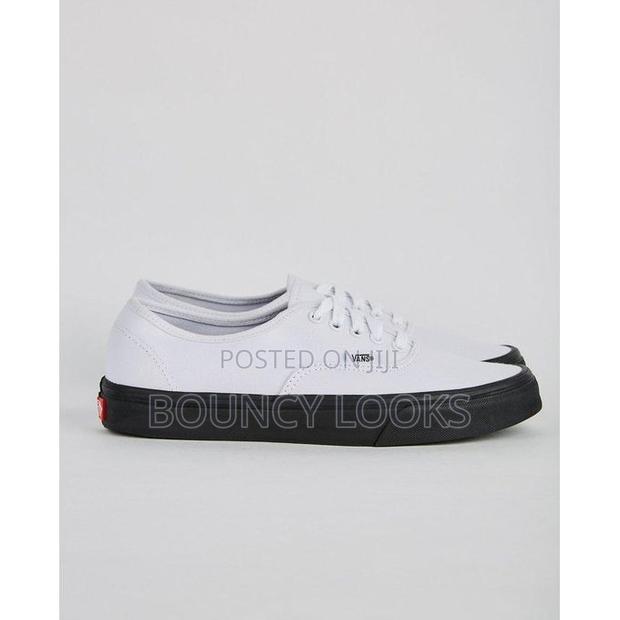 White Upper With Black Sole Vans - thumbnail 3