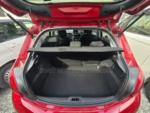 Peugeot 208 2018 Maroon