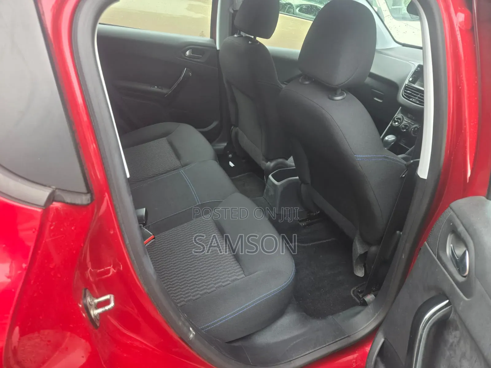 Peugeot 208 2018 Maroon