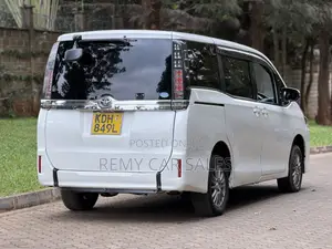 Toyota Noah 2016 White