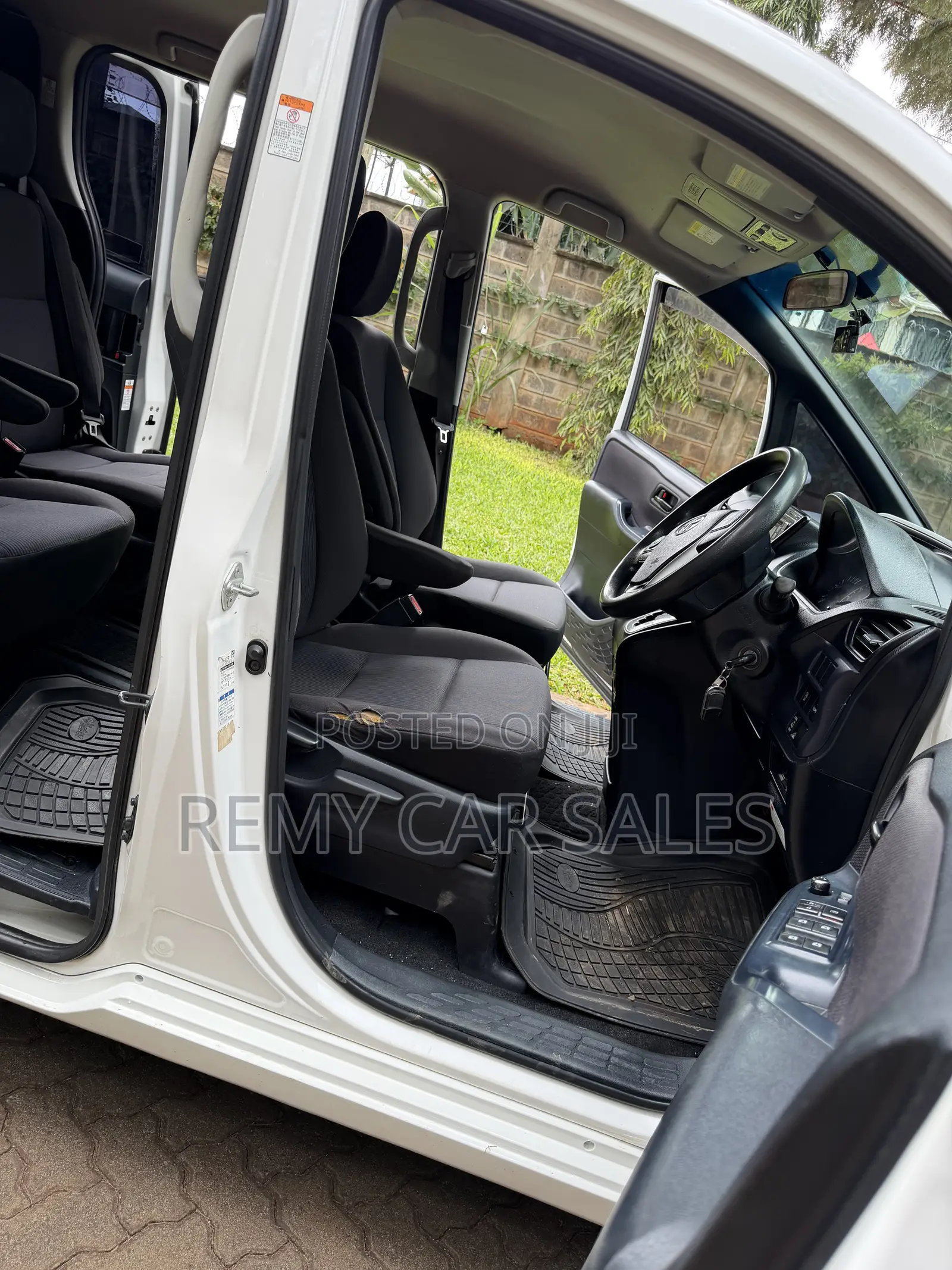 Toyota Noah 2016 White