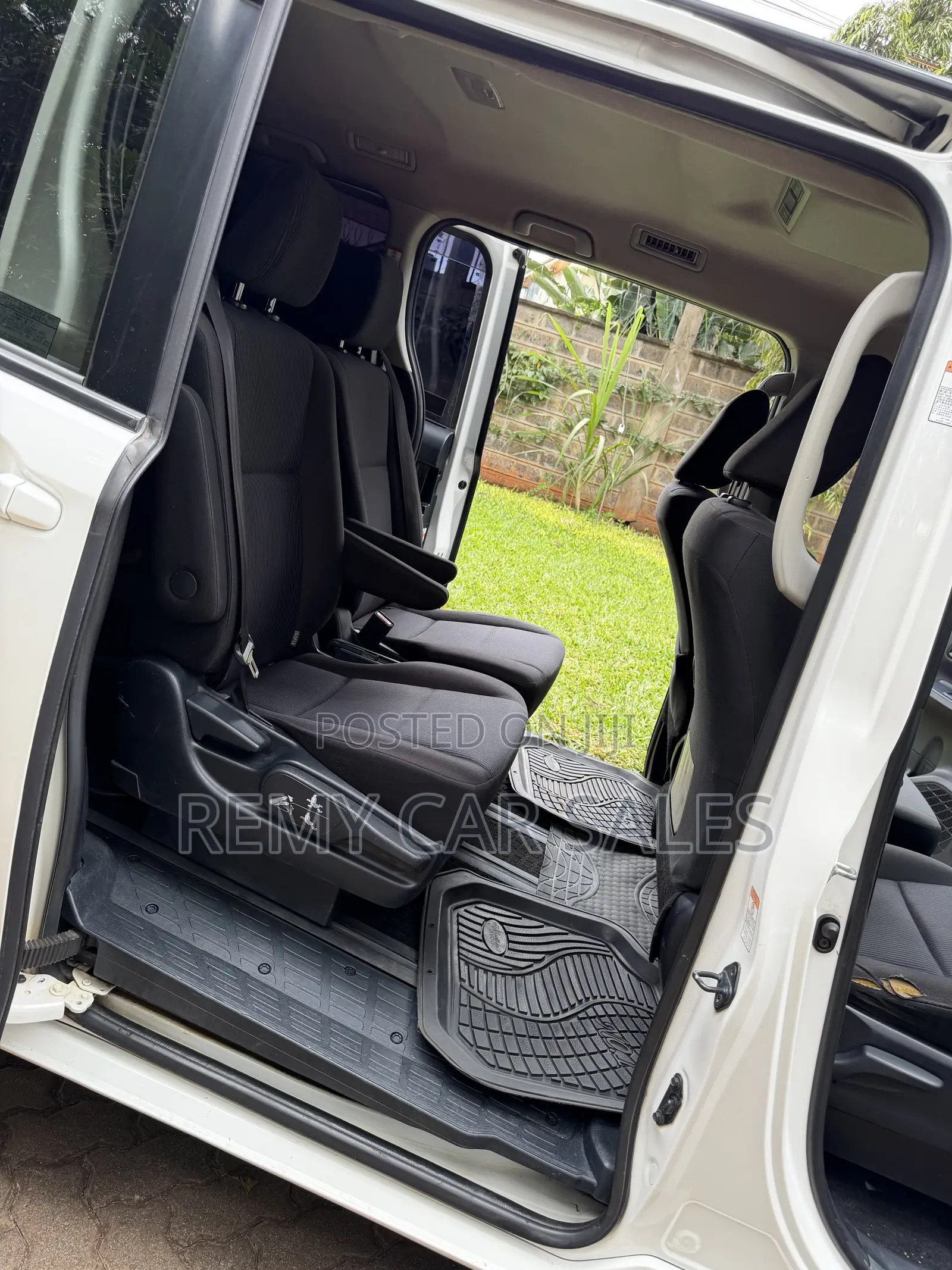 Toyota Noah 2016 White