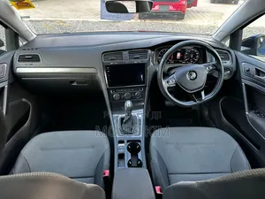 Volkswagen Golf 2019 Blue
