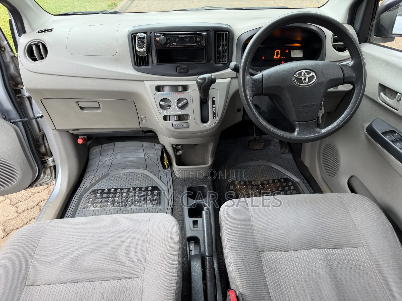 Toyota Pixis 2016 White