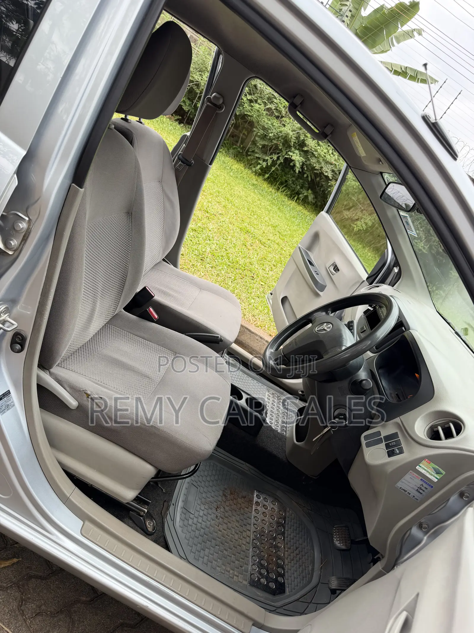 Toyota Pixis 2016 White