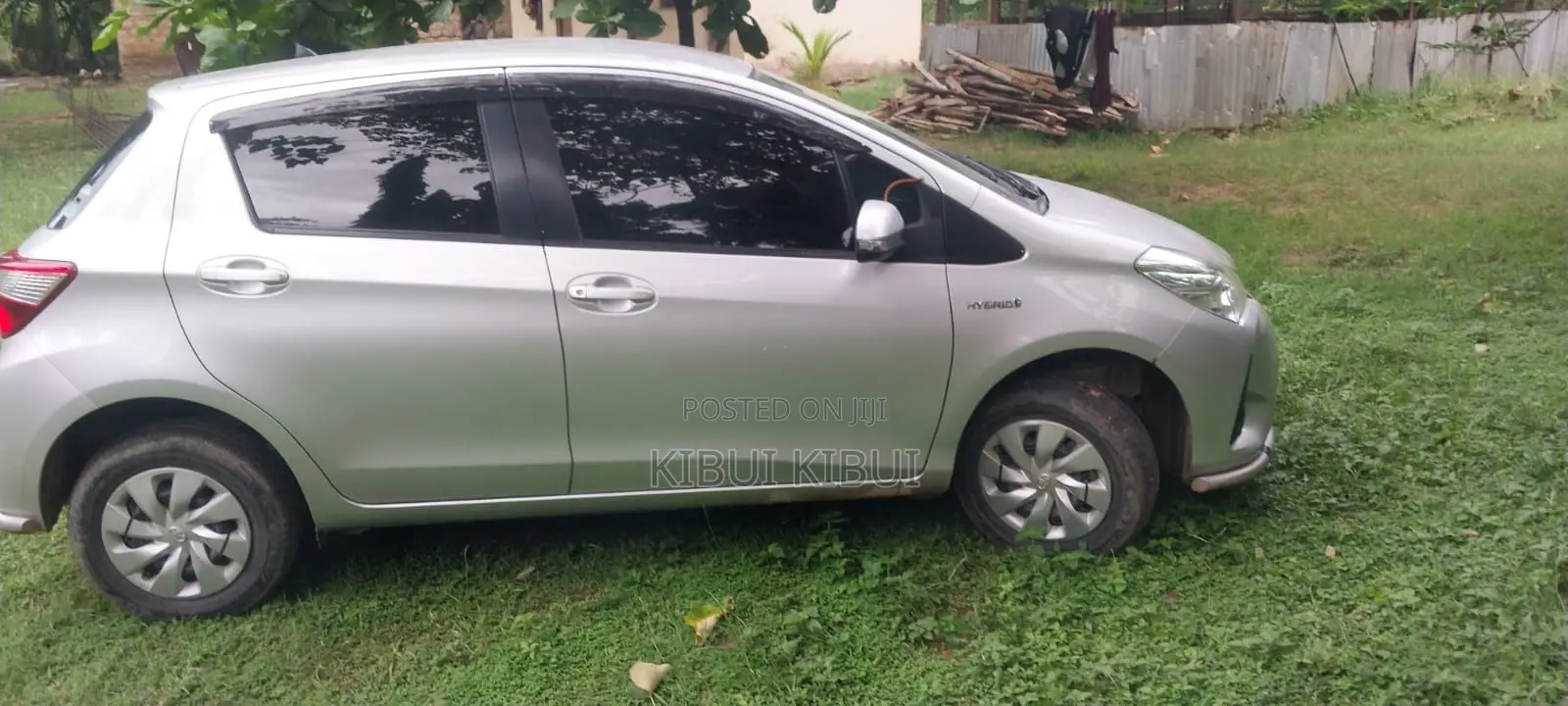 Toyota Vitz 1.5 FWD Hybrid 5dr 2017 Silver