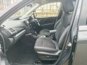 Subaru Forester 2019 Gray