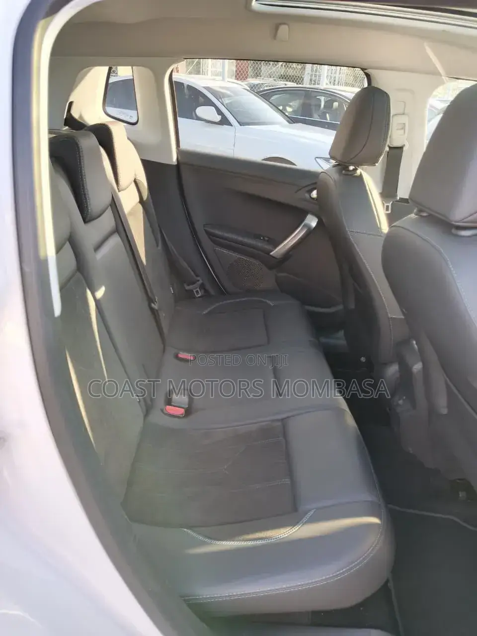Peugeot 2008 2019 White
