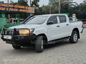 Toyota Hilux 2020 White