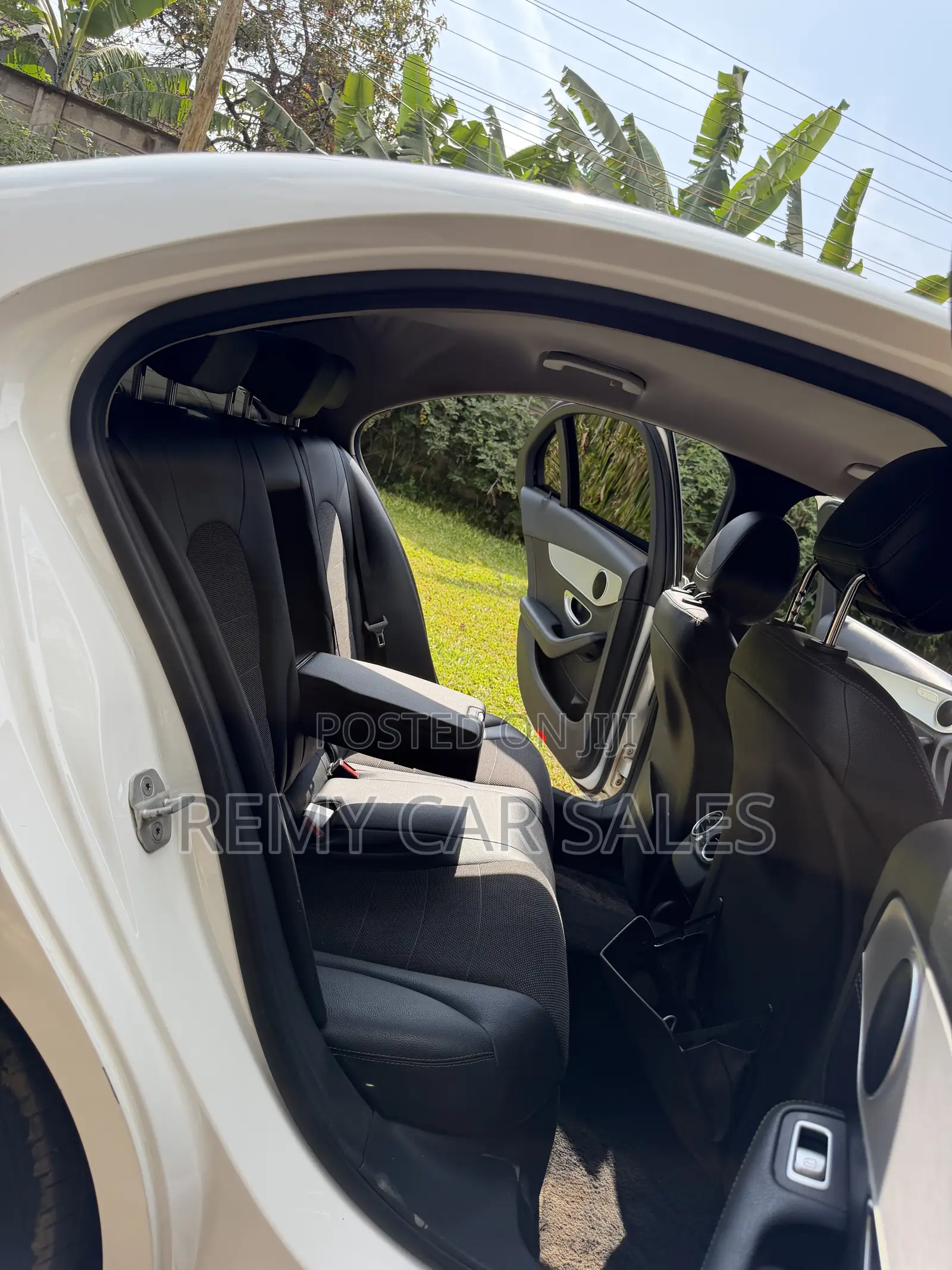 Mercedes-Benz C200 2014 White
