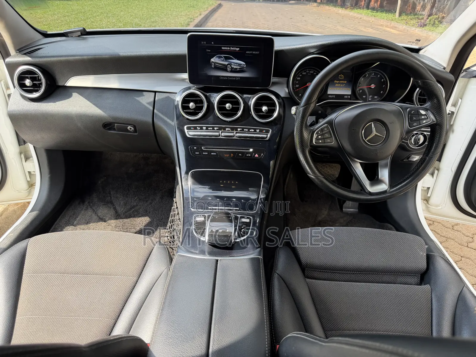 Mercedes-Benz C200 2014 White