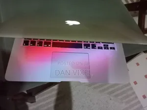 Laptop Apple MacBook Air 8GB Intel Core 7 SSD 128GB