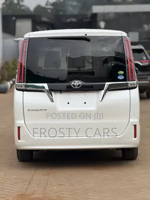 Toyota Esquire 2.0 AWD (7 seater) 2020 White