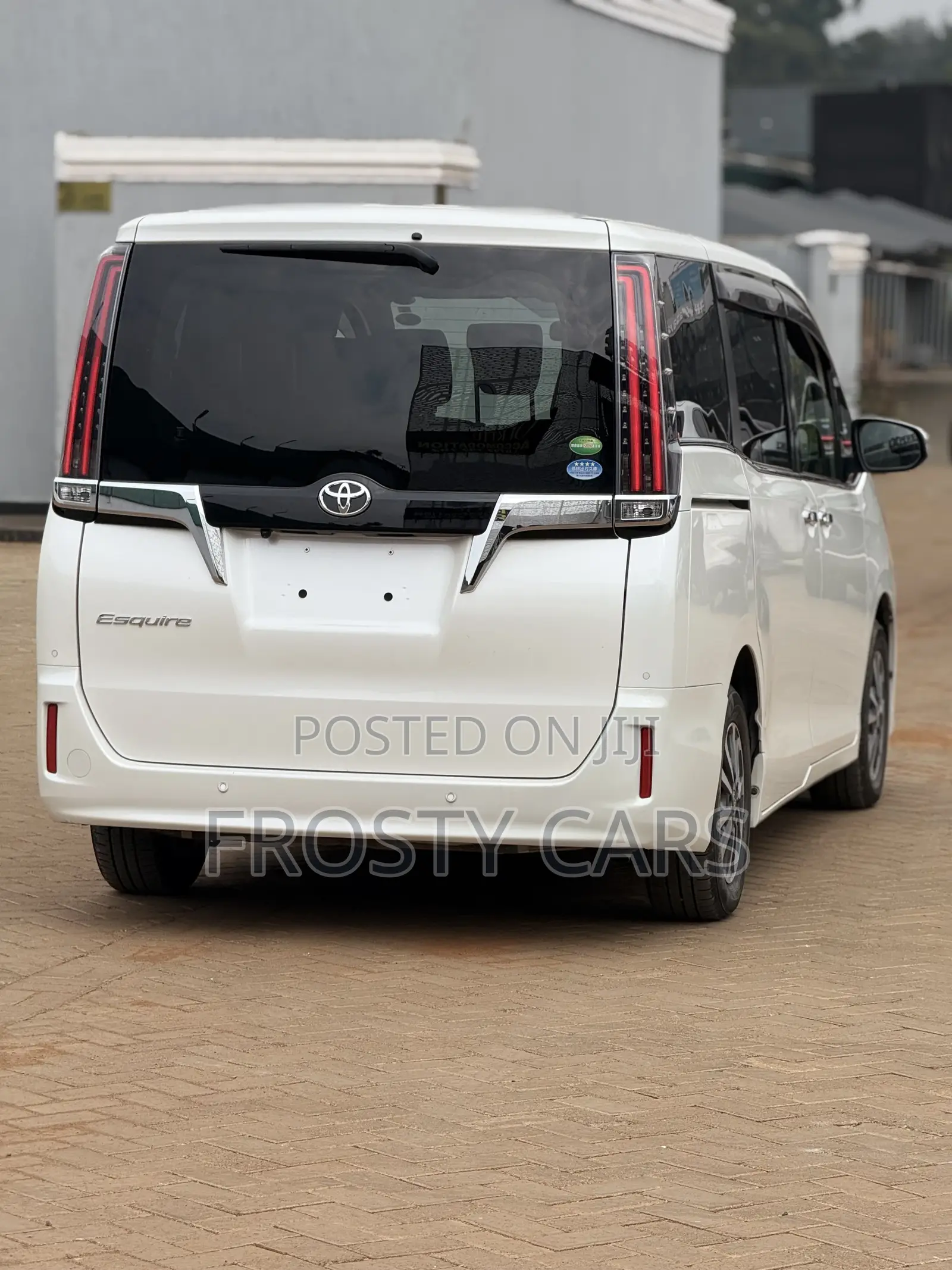 Toyota Esquire 2.0 AWD (7 seater) 2020 White