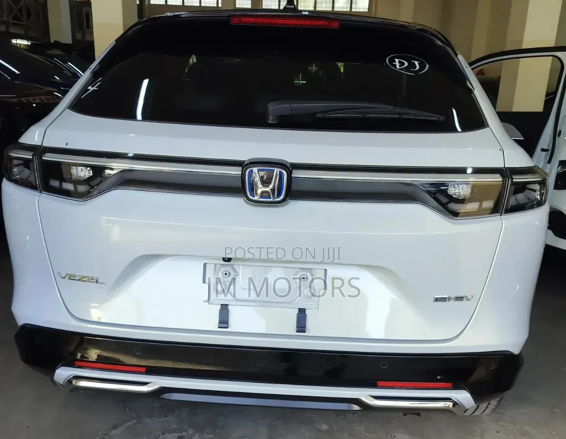 Honda Vezel 2021 Off white