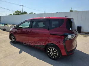 Toyota Sienta 2020 Red