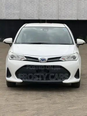Toyota Corolla Fielder 1.5 Hybrid FWD 2018 White