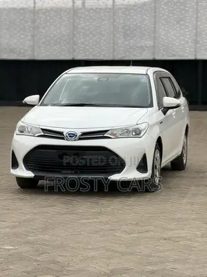 Toyota Corolla Fielder 1.5 Hybrid FWD 2018 White