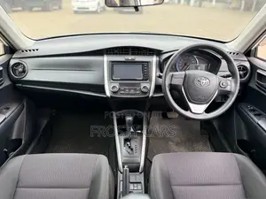 Toyota Corolla Fielder 1.5 Hybrid FWD 2018 White