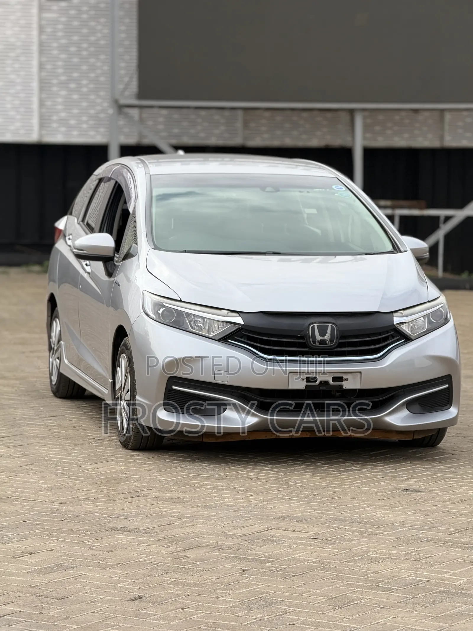 Honda Fit Shuttle 1.5 Hybrid 2WD 2019 Silver