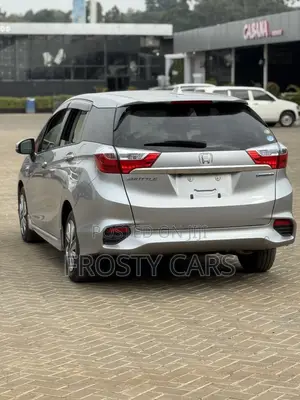 Honda Fit Shuttle 1.5 Hybrid 2WD 2019 Silver