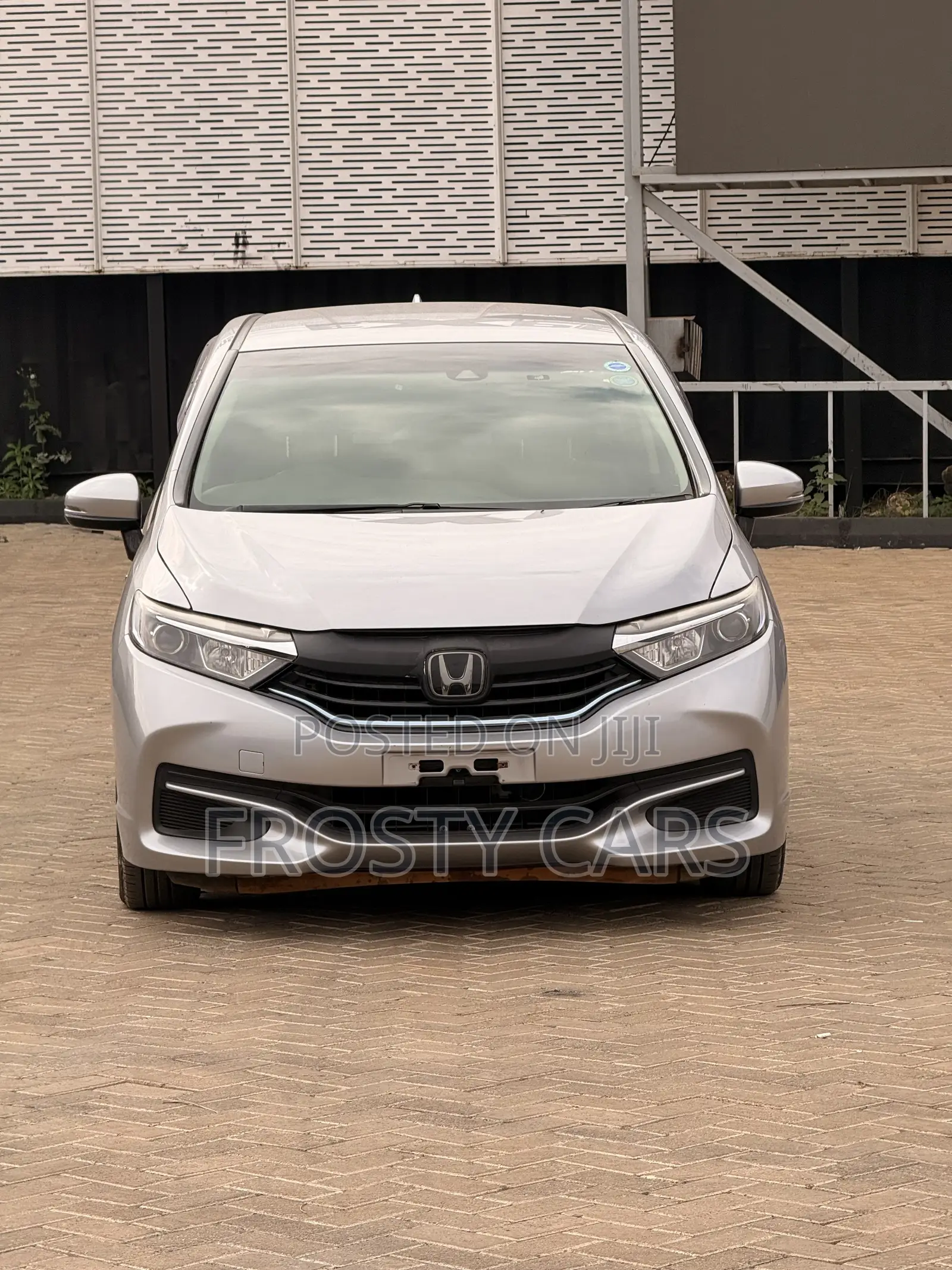 Honda Fit Shuttle 1.5 Hybrid 2WD 2019 Silver