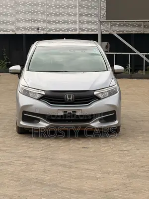 Honda Fit Shuttle 1.5 Hybrid 2WD 2019 Silver