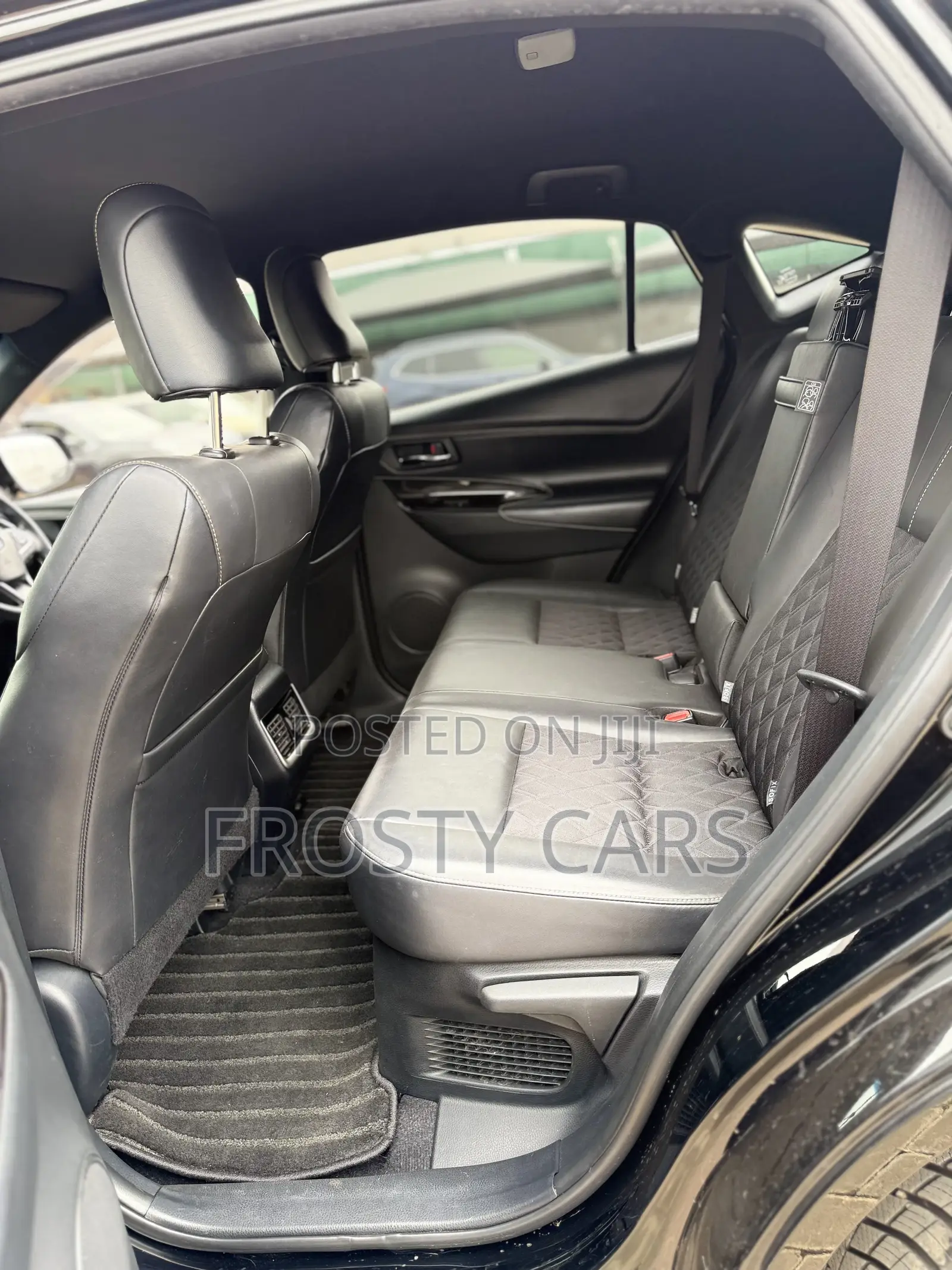 Toyota Harrier 2.0 2019 Black